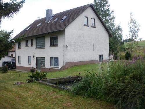 Foto - 2-3 FH mit zwei großen Werkhalle und Nebengebäude (Privat)