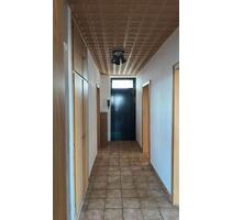 Geräumige teilmöblierte 3-Zimmer-Wohnung mit Küche - Krefeld Benrad