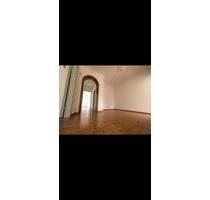 Lichtdurchflutete Wohnung mit 2 Balkonen in Bestlage - Bad Pyrmont