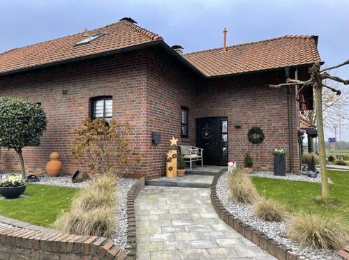 Foto - Gehobenes Zweifamilienhaus im Landhausstil