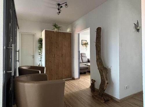 Foto - Sehr schöne 3-Zimmer-Wohnung mit Balkon+Garage,renoviert,möbliert
