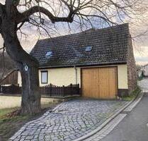 Einfamilienhaus + Großgarage im schönen Tröbsdorf. - Laucha an der Unstrut