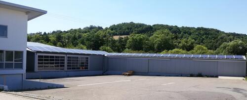 Foto - Lager- und Produktionshalle 399m² mit 5 Laderampen + 45 m² (oder größer) Büro Nähe Saarbrücken