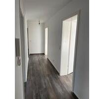 4-Zimmer-Wohnung mit Balkon, Einbauküche & Garage in zentraler La - Bad Marienberg (Westerwald)
