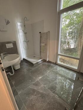 Foto - Frisch sanierte geräumige 4,5 Zimmer in zentraler Lage mit Garten