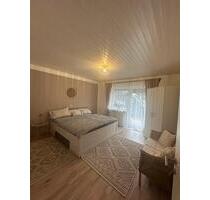 Ebenerdige Ferienwohnung 65 m² mit Terrasse & separatem Eingang - Mörlenbach