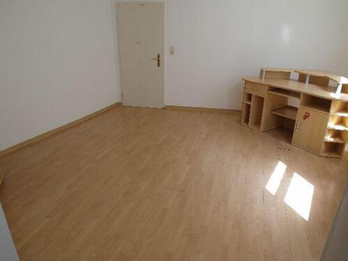 Foto - Modernisierte gemütliche 2 Zimmer-Wohnung mit Einbauküche und Dusche direkt in der Fußgängerzone!