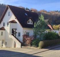 Freistehende Einfamilienhaus mit 6 Zimmern ( 2 Wohneinheiten ) - Michelfeld