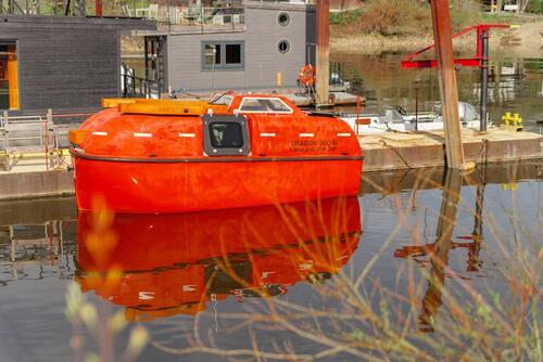 Foto - Außergewöhnliches Hausboot in Hamburg - ausgebautes Rettungsboot
