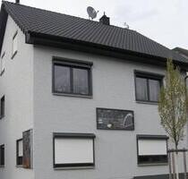 Schicke 4-Zi-Wohnung mit Balkon und Garage - Hennef (Sieg)