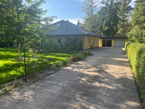 Foto - Einfamilienhaus mit Doppelgarage