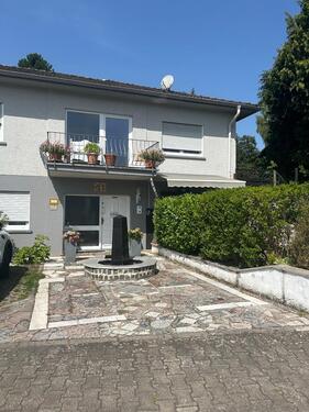 Foto - Großes Wohnhaus m. 2 Wohneinheiten im mediterranen Stil v. privat