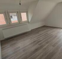 3 Zimmer DG Wohnung, ca. 70 m² mit Balkon - Stuttgart Feuerbach