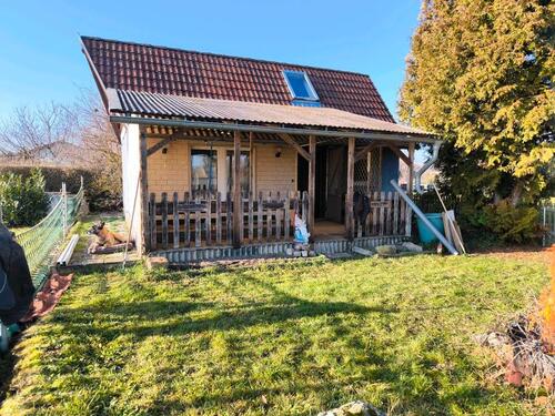 Foto - Pachtgarten mit kleinem massiven Haus