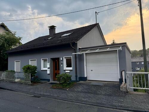 Foto - Kernsaniertes 1 bis 3-FH am Weidenauer Giersberg – Provisionsfrei