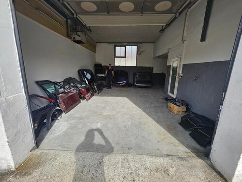 Foto - Halle, Gewerbehalle, Lager oder Werkstatt mit Stellplätzen in ND