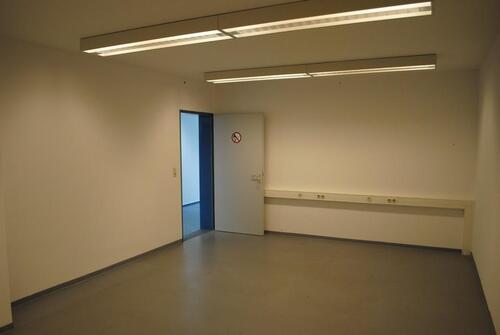 Foto - Großes Lagerraum, Selfstorage auch als Büro zu vermieten!!!