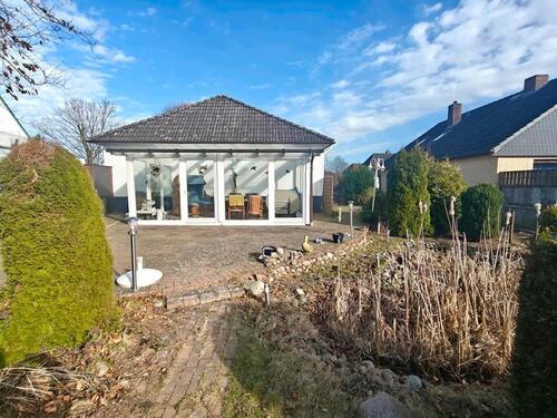 Foto - Bungalow mit Vollkeller und Wintergarten