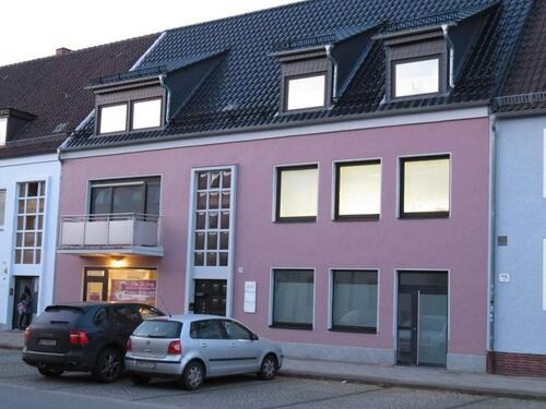 Foto - 2 -Zi.-Dachgeschoss-Wohnung in Wolfsburg, zentr. Lage; mit EBK