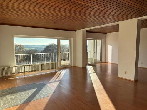 Foto - Hennef-Höhenlage: Große 3-Zi-Whg., einzigartige Waldrandlage, Balkon mit Fernblick, Kaminanschluss
