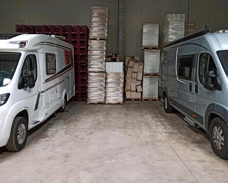 Foto - Halle Stellplatz Innen Abstellplatz Wohnmobil Wohnwagen Camper