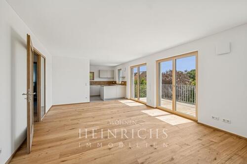 Foto - Neubau-Charme im Obergeschoss – stilvolle 3-Zimmerwohnung mit Weitblick in ruhiger Lage