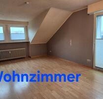 3 Zimmer Dachgeschoßwohnung mit Balkon, Stellplatz und EBK, 60 qm - Bergheim Ahe