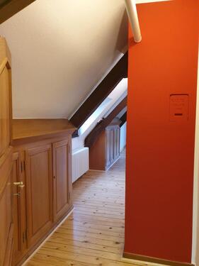 Foto - Helle 2-Zimmer-Dachgeschosswohnung (ca. 60 m²) – ideal für Single