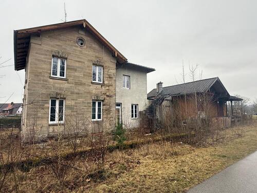 Foto - Ehemaliger Bahnhof nahe des Rothsees
