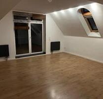 Helle 3-Raum-Dachgeschosswohnung mit Blick auf den Botanischen - Nobitz