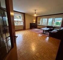 Sehr stilvolle, helle 4-Zimmer-Wohnung, Parkett mit Balk. LERBECK - Porta Westfalica