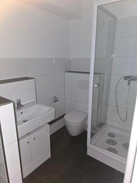 Foto - Helle, frisch renovierte 2-Zimmer-Wohnung mit Balkon und Parkblic