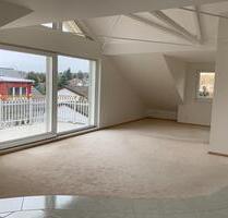 Helle, großräumige 3-Zimmer Dachgeschoss-Wohnung - Seeheim-Jugenheim