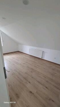 Foto - Frische sanierte Dachgeschoss Wohnung 4 Zimmer uphusen