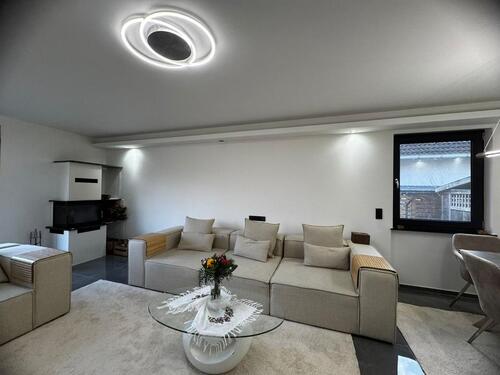 Foto - Kernsaniertes Einfamilienhaus in Taunusstein-Neuhof