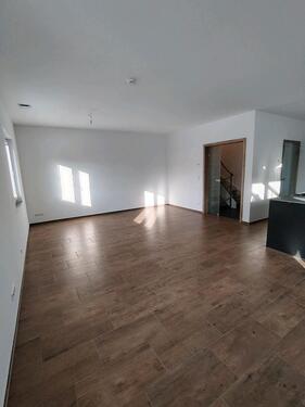 Foto - 5.5 Zimmer Terrassenwohnung zur Miete in Pollenfeld