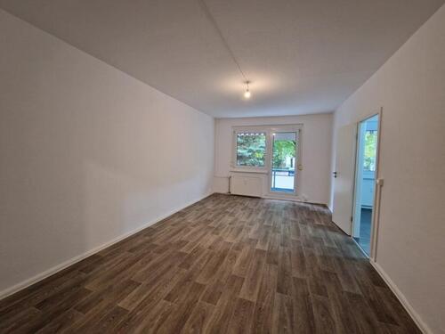 Foto - Bis 31.12.2025 2 NKM frei***Schicke 3-Zimmer-Wohnung im Hochparterre mit Duschbad und Balkon!