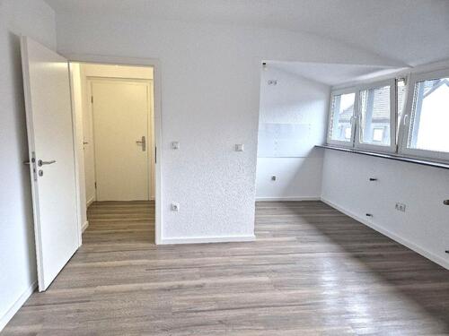 Foto - 1 Zimmer Dachgeschoßwohnung zur Miete in Köln