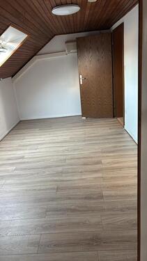 Foto - Dachgeschosswohnung (2,5 Zimmer) zu vermieten
