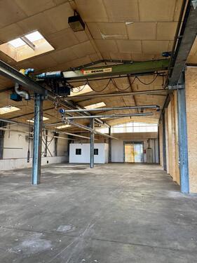 Foto - Halle, Garage, Fläche, Freifläche