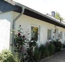 Von Privat Doppelhaushälfte in ruhiger Lage - Neumünster Böcklersiedlung
