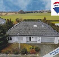 Leben und Arbeiten in Großziethen – Zweifamilienhaus mit großem Garten und Gewerbeeinheit - Schönefeld