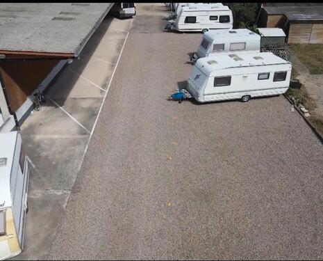 Foto - Stellplatz - Wohnwagen - Wohnmobil- Auto - Boot - Halle überdacht