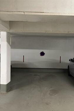 Foto - Tiefgaragenstellplatz - 90,00 EUR Miete,