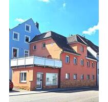 Miete-Mietkauf-Kauf: Alles ist Möglich! STADTHAUS mit zwei Wohneinheiten und einer Ladenfläche in zentrumsnaher Lage in Ansbach!