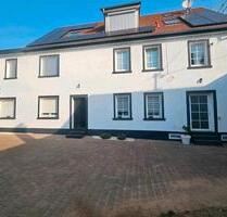 Exklusives Wohnhaus mit Pool und PV - Albisheim (Pfrimm)