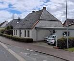 Foto - Einfamilienhaus mit Garten und angrenzender Halle