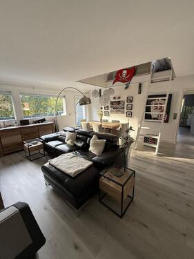 Foto - Offene Dachgeschosswohnung mit Sauna, Klimaanlage und Balkon