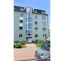Renovierte 1-Zimmerwohnung mit Stellplatz und Einbauküche - Duisburg Angerhausen