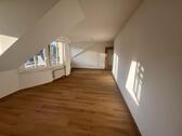 Foto - Renovierte 2-Zimmer-Wohnung mit 2 Balkonen & Stellplatz